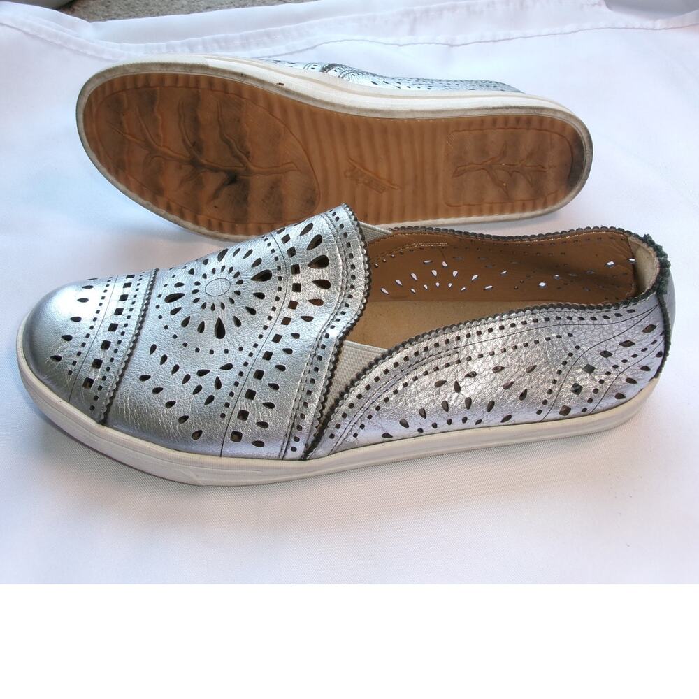 Earth Tangelo Silver Metallic Laser Cut Slip On Sneakers Women's